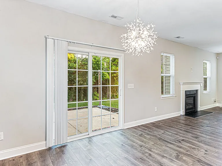 2240 Mannington Dr — Photo 18