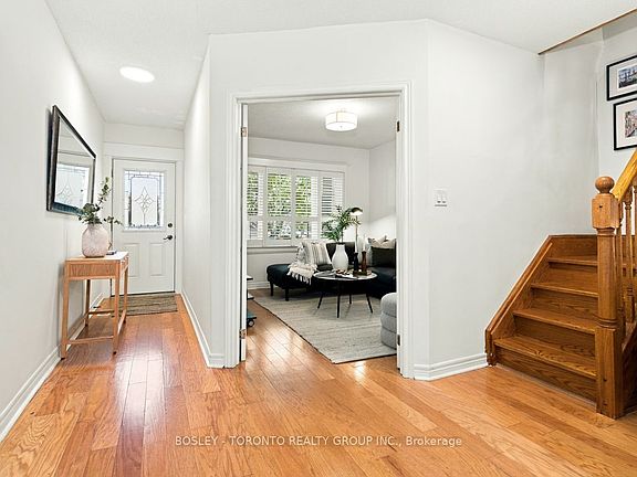 3rd image of 135 Wolverleigh Blvd