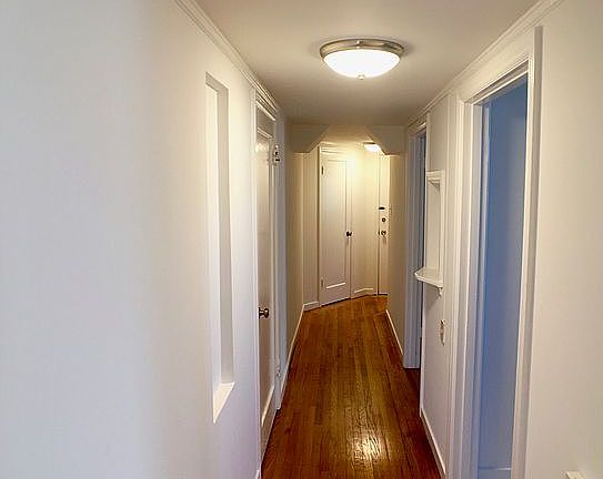5th image of 402 Douglass St