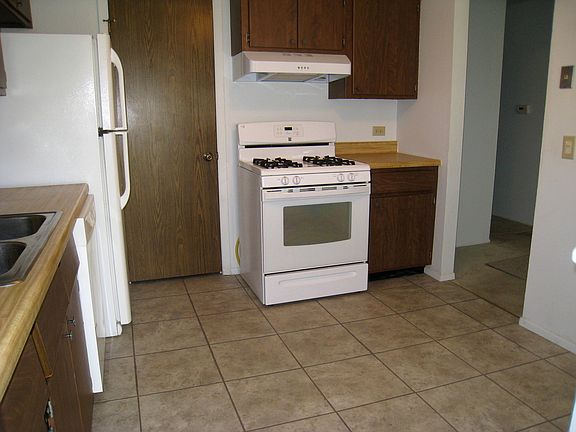 4th image of 374 Ferndale Ct APT B2