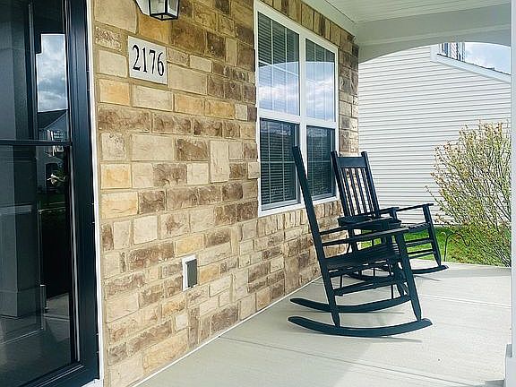 5th image of 2176 Derby Dr