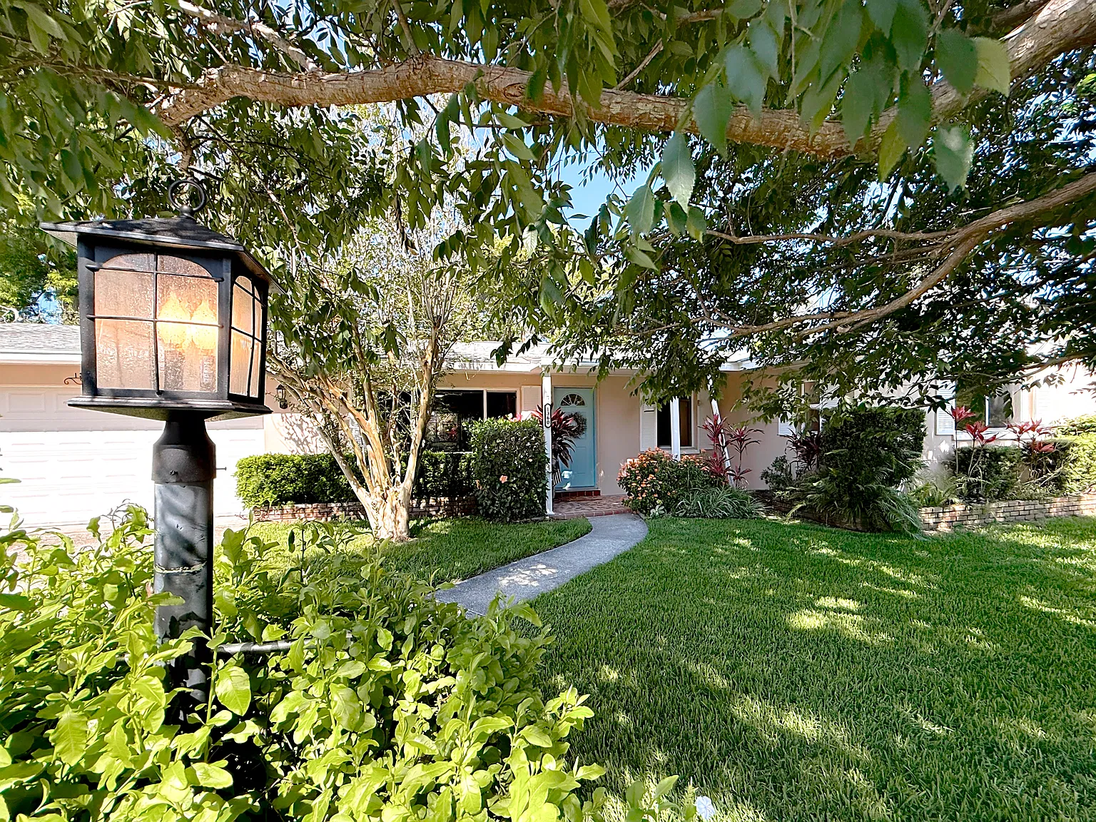 3 bed, 1390 sqft, $2,549 — Photo 4