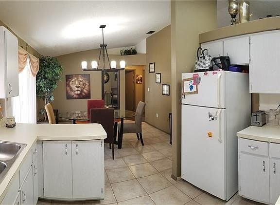 3rd image of 17488 Harris Ave