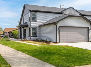 1801 Shetland Rd, Naperville, IL 60565