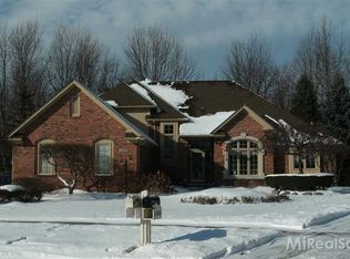 43818 Via Antonio Dr, Sterling Heights, MI 48314