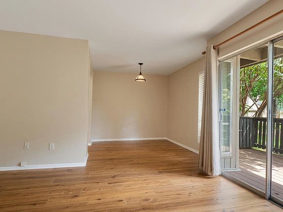 4th image of 821 Merrywood Gln APT 1