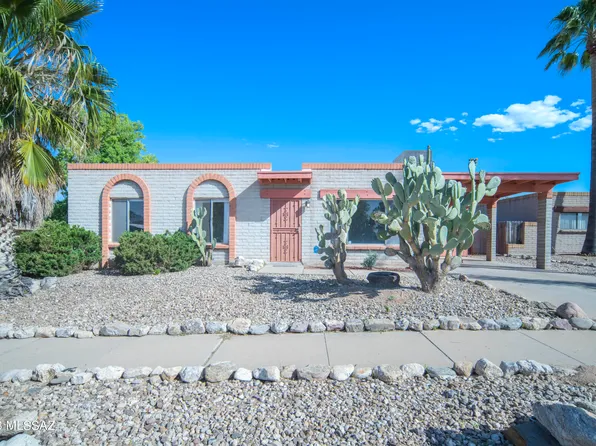 8426 E Cambria Dr, Tucson, AZ 85730