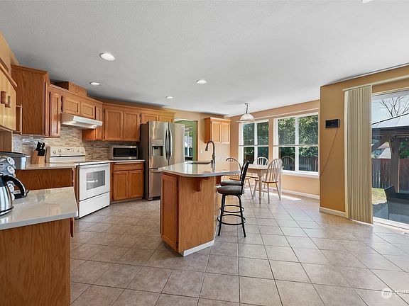 5th image of 3822 154th Street E