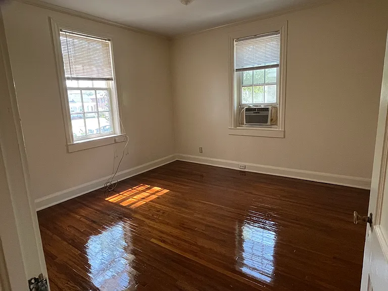 305 N Jefferson St NE #A — Photo 7