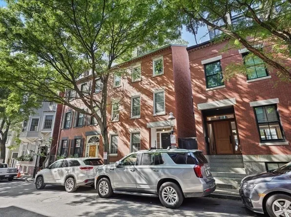 12 Mount Vernon St #1, Boston, MA 02129