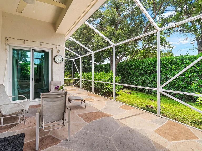 7087 NW 78th Pl — Photo 36