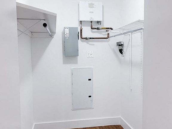 5th image of 80 Meserole St APT 2B