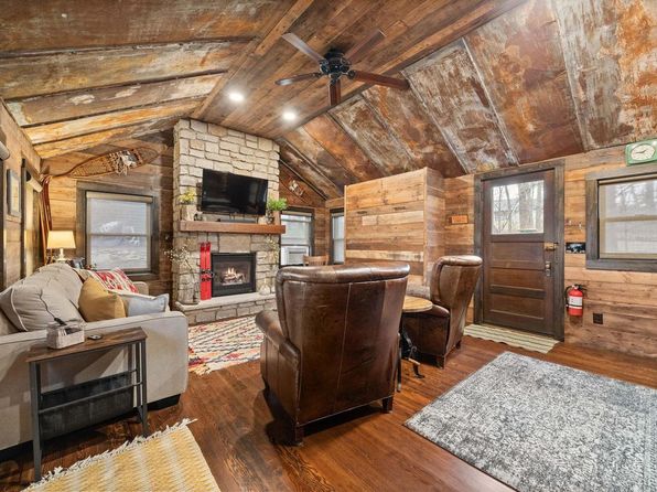 9433 North Arrowhead Shores Road, Edgerton, WI 53534
