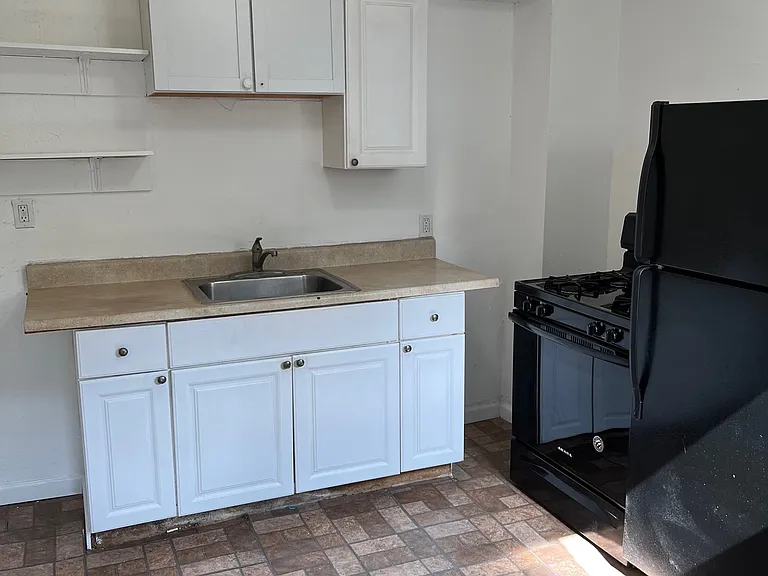 916 Gibson St #2 — Photo 10