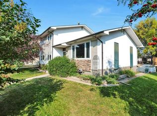 5436 S 53rd Ave, Lacombe, AB T4L 1L4