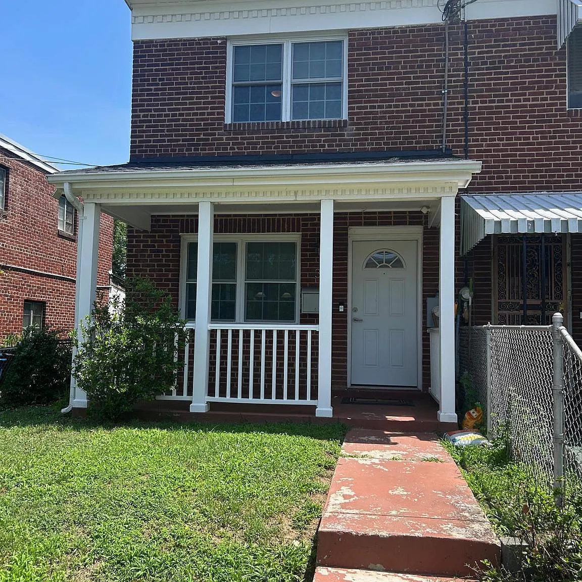 3 bed, 2.0 bath, 1068 sqft, $2,985 — Photo 3