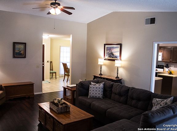 4th image of 16719 Hunting Valley St