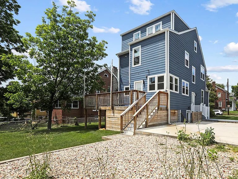 2235 Quincy St NE — Photo 20