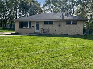 118 S Pleasant Ave, Bloomingdale, IL 60108