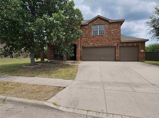 200 Burnett Dr, Lavon, TX 75166