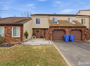 10 Coventry Ct, Matawan, NJ 07747