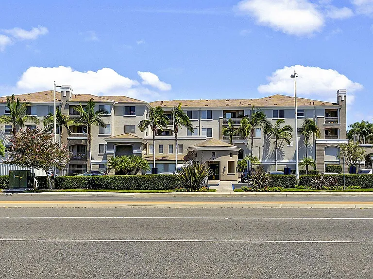 Come home to a palm-lined escape that greets you with resort-style charm every day.