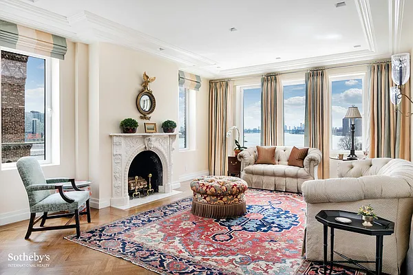 Sold by Sotheby's International Realty | media 1
