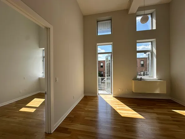 71-13 60 Lane image 22 of 28