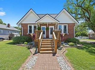 920 S 5th St, Belleville, IL 62220