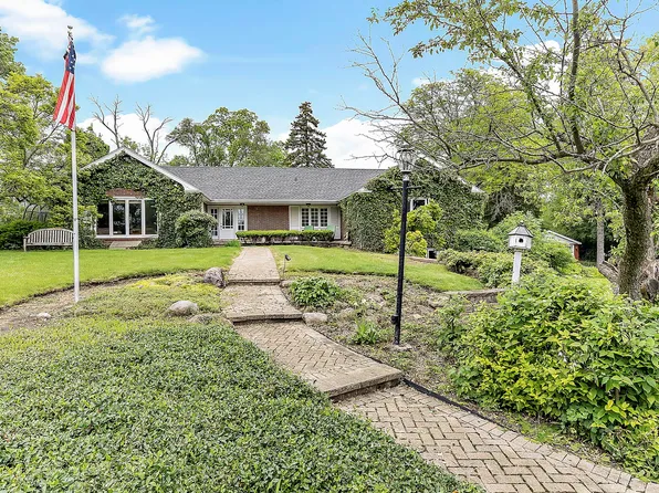 1150 Laurie Ln, Burr Ridge, IL 60527