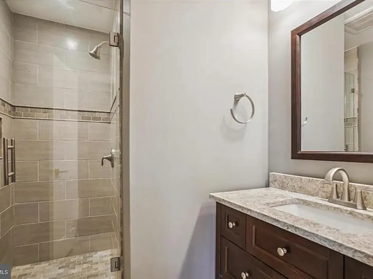 7012 Irwell Ln #14F — Photo 12