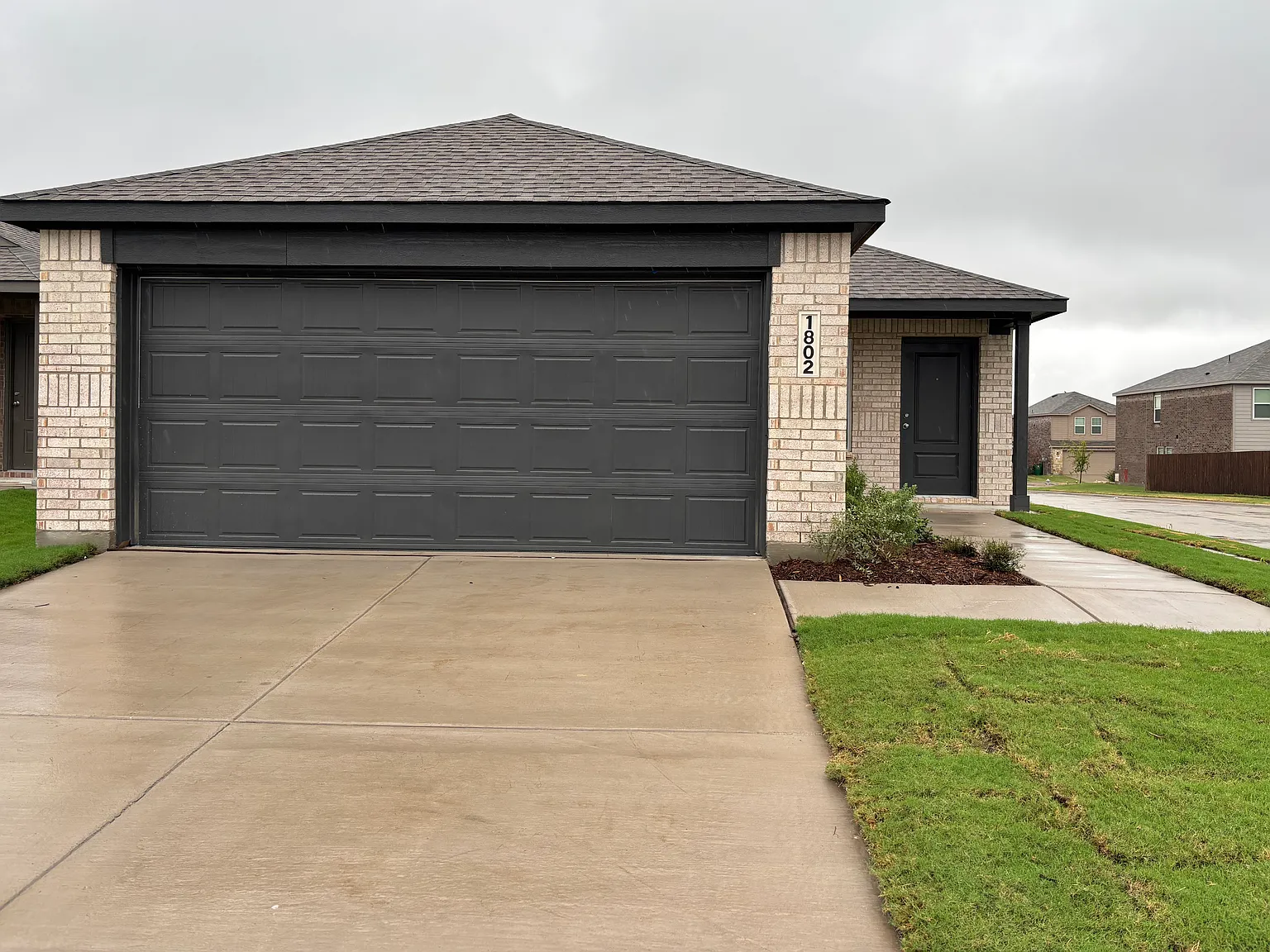 3 bed, 1311 sqft, $2,200 — Photo 1