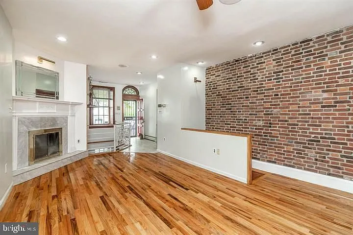 3 bed, 2.5 bath, 2061 sqft, $3,800 — Photo 2
