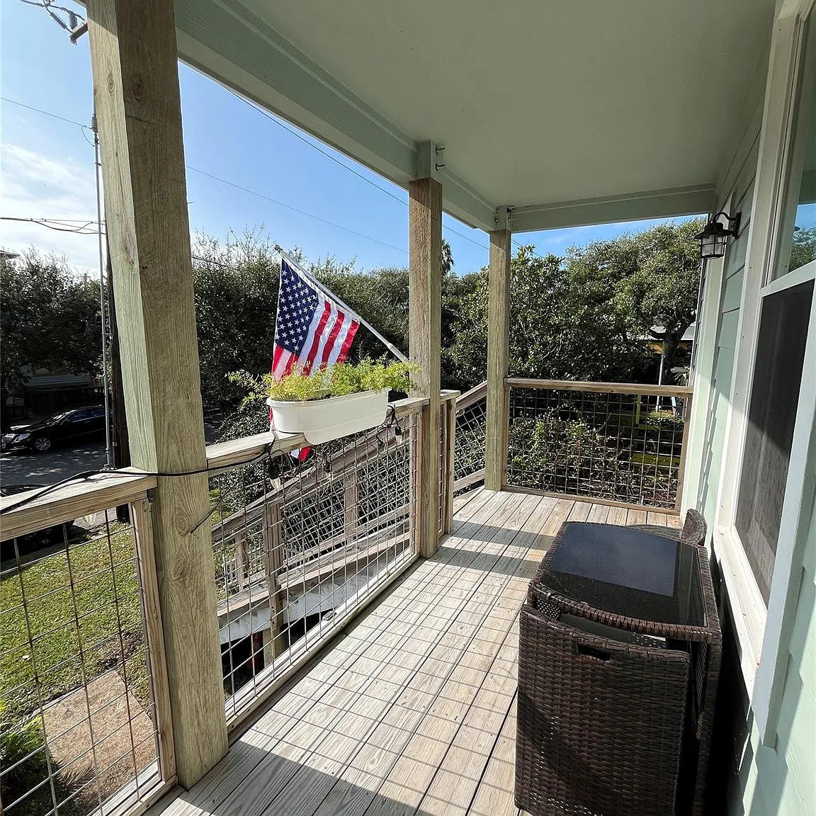 1 bed, 1.0 bath, 650 sqft, $1,300 — Photo 2
