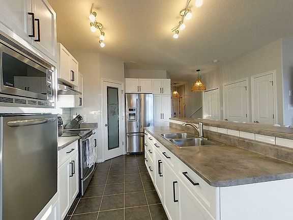 4th image of 120-1600 Main St SW #120