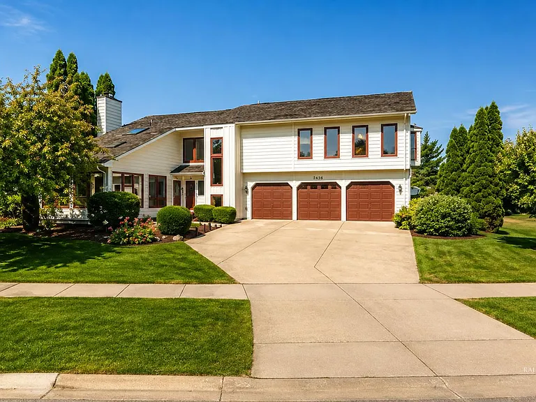 34191 N Horseshoe Ln — Photo 1