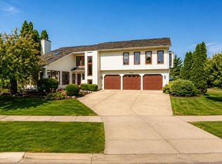 34191 N Horseshoe Ln, Gurnee, IL 60031