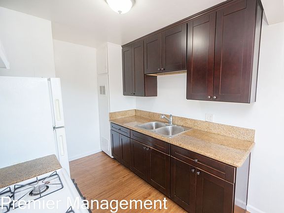 4th image of 2673-75 C St #2675-2