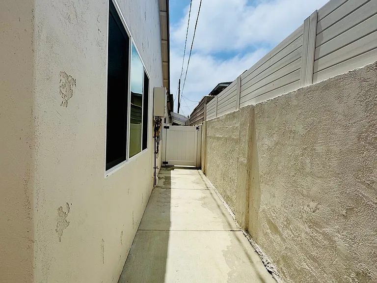 165 Tulip Ln #103 — Photo 20