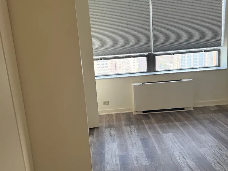 5701 N Sheridan Rd #26Q — Photo 3