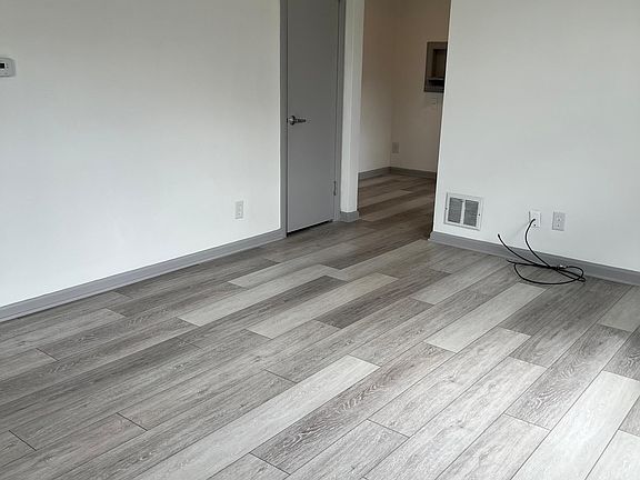 3rd image of 8 Bartlett Ave Floor 1