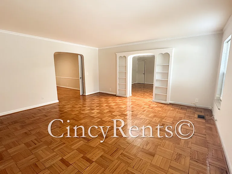1118 Delta Ave #2 — Photo 2