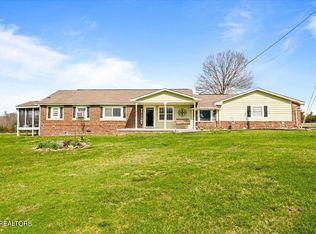 9137 E Emory Rd, Corryton, TN 37721