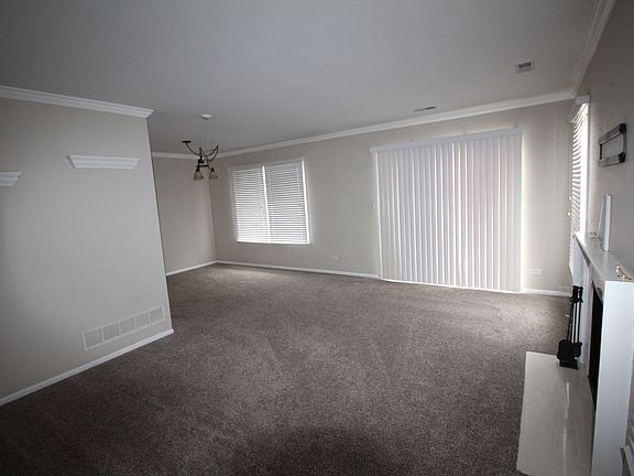 4th image of 1609 Durham Ct W #C