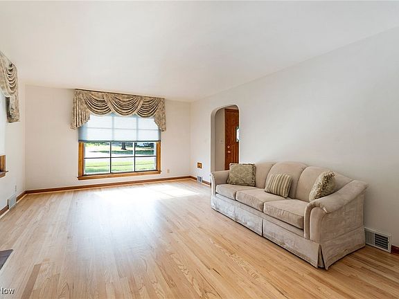 5th image of 2717 Normandy Dr