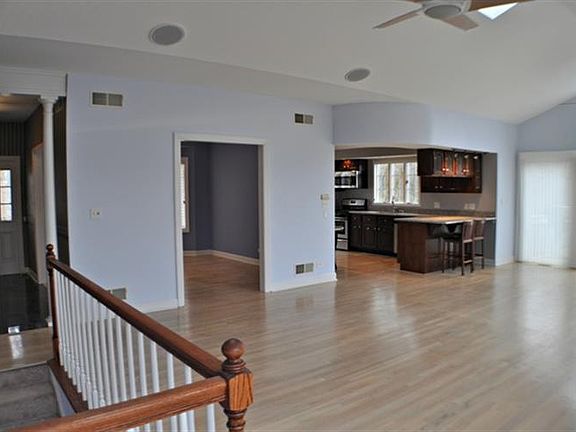 5th image of 26970 N Greenview Dr