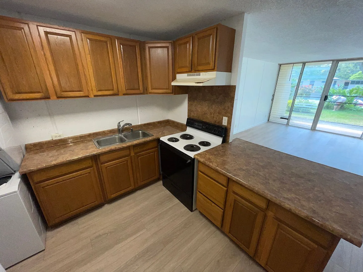 "Cathedral Point" Spacious Ground-Floor 1-Bedroom For Rent. — Photo 1