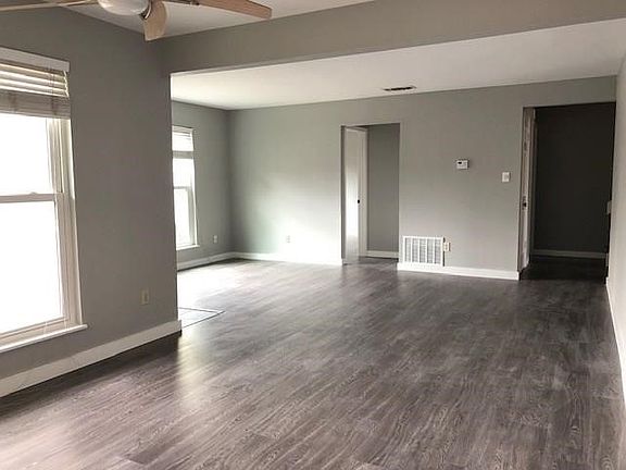 3rd image of 6913 Thorncliffe Dr APT C