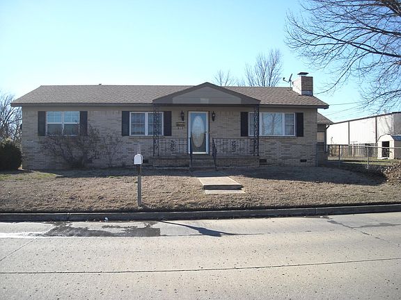 2nd image of 1307 N Sioux Ave