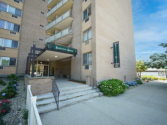 2nd image of 1025 Hancock St Unit 7A